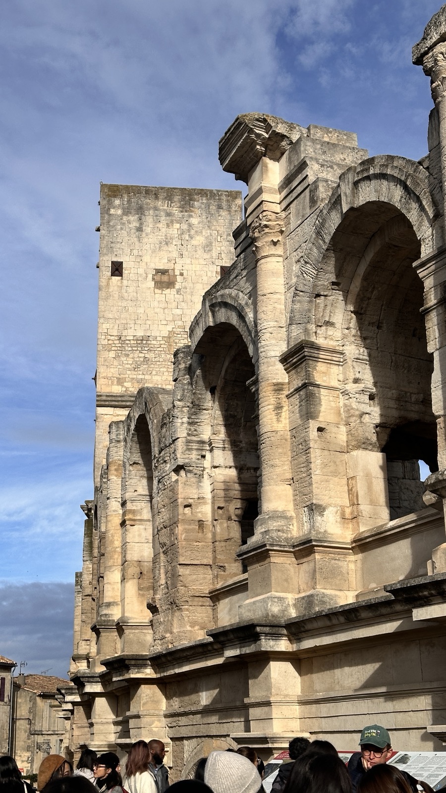 Arènes d'Arles vues de près