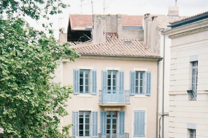 Vehicle waiting in Avignon