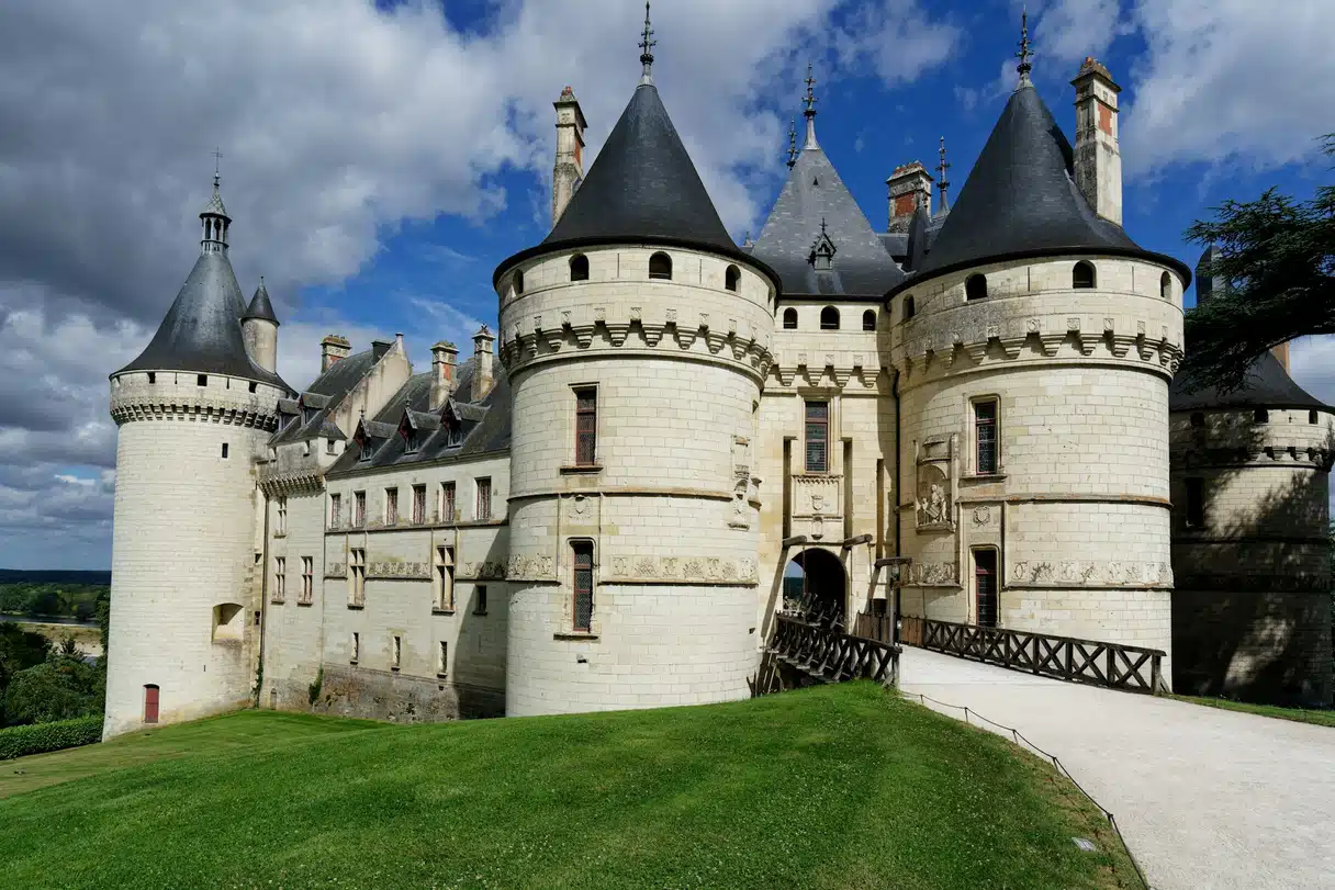 The round towers and drawbridge entrance of the Château de Chaumont-sur-Loire