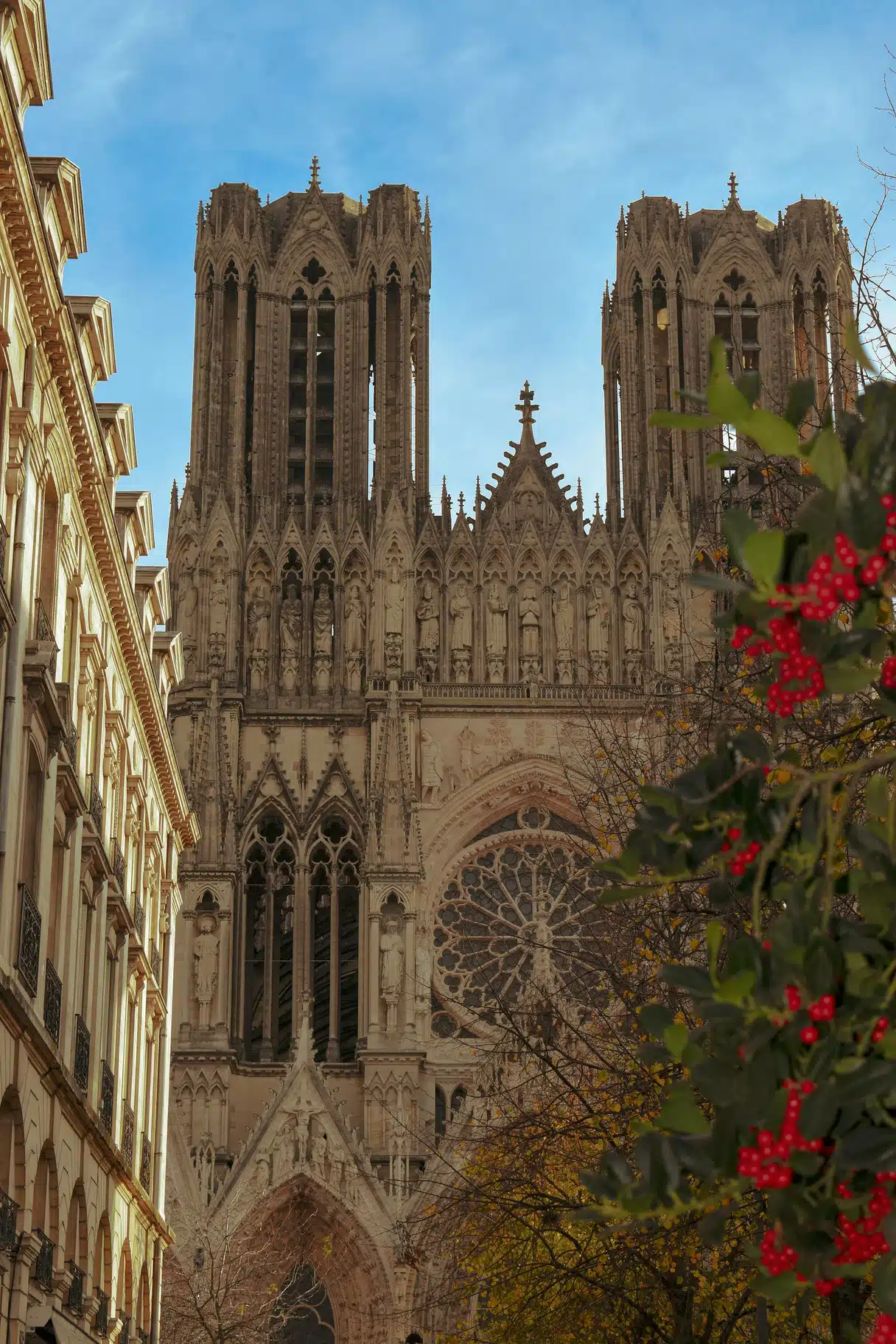 Reims Katedrali'nin ön cephesi