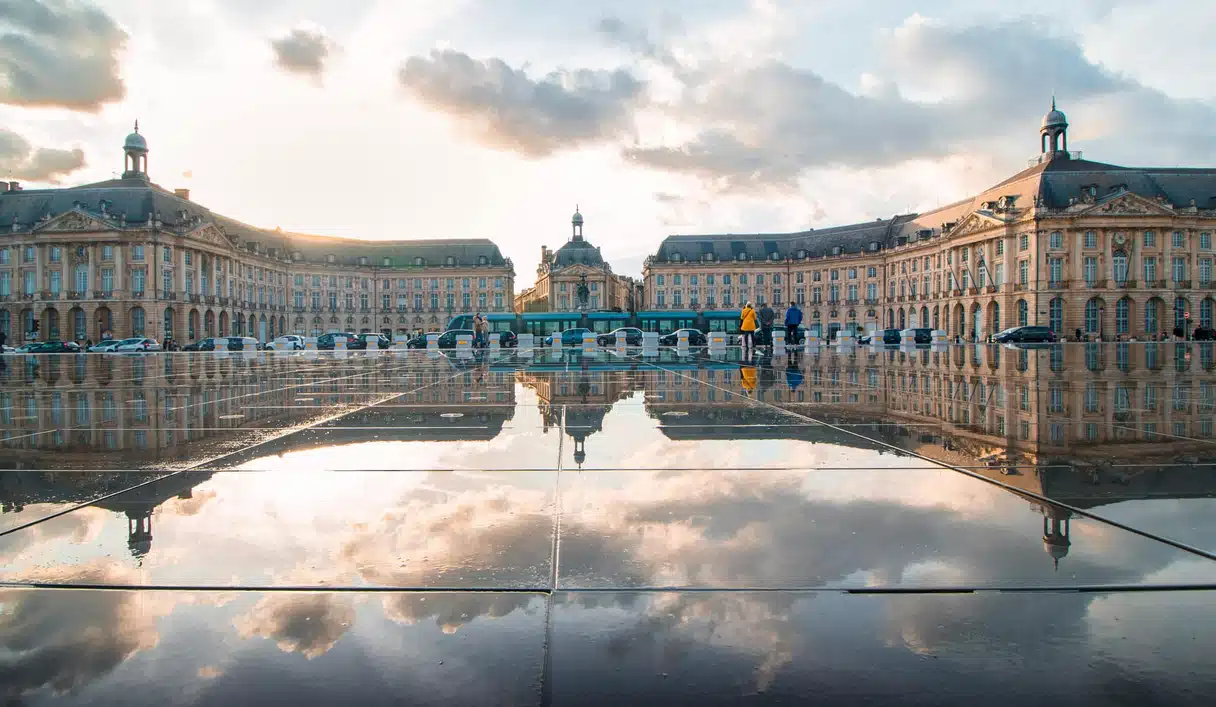 The Miroir d’Eau reflecting buildings along the Garonne in Bordeaux