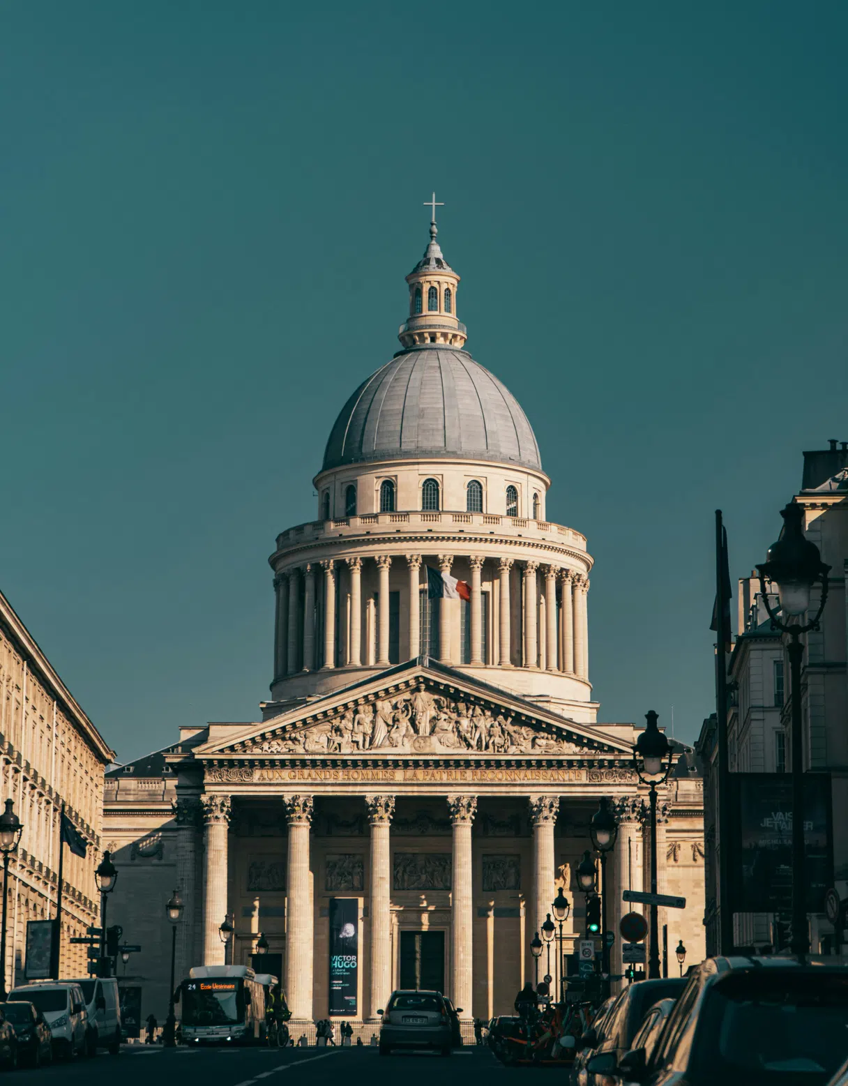 Panthéon au sein du quartier Latin