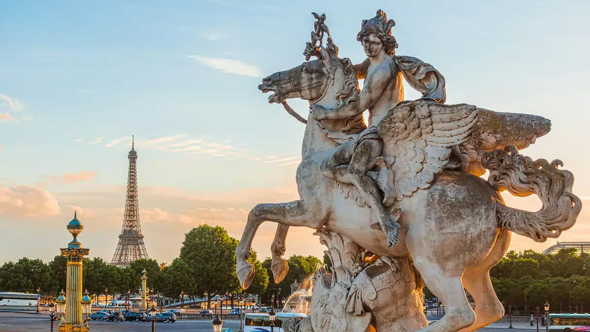 A wide view over central Paris and the Seine