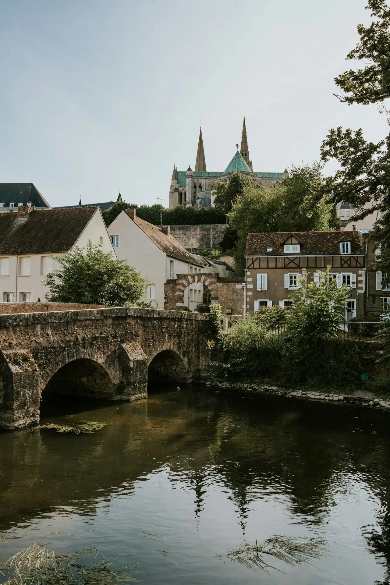 Train trips from Paris by rail including Chartres, Provins, Fontainebleau, Chantilly, and Giverny