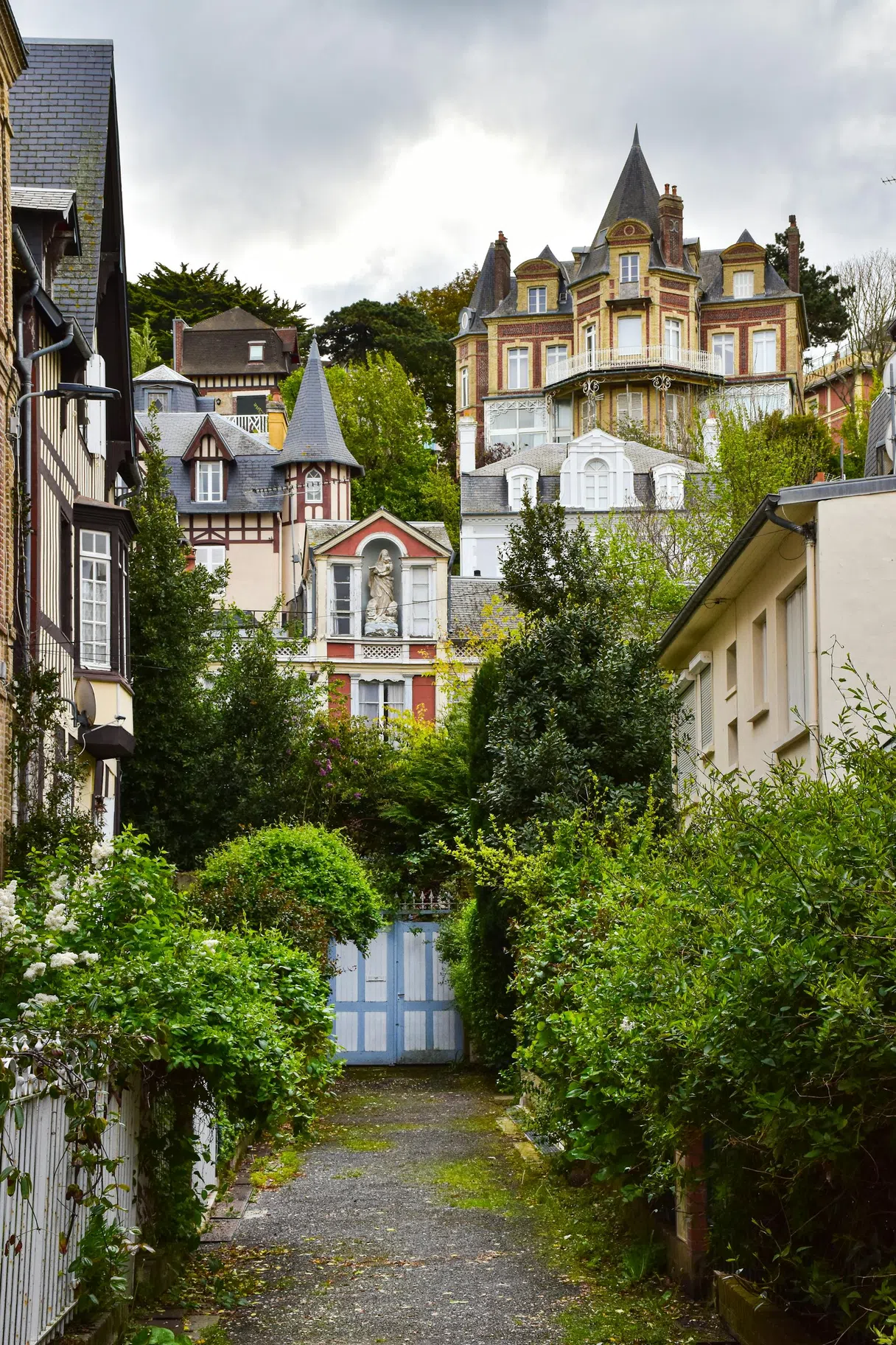 诺曼底花海岸（Côte Fleurie）的“美好时代”风格别墅