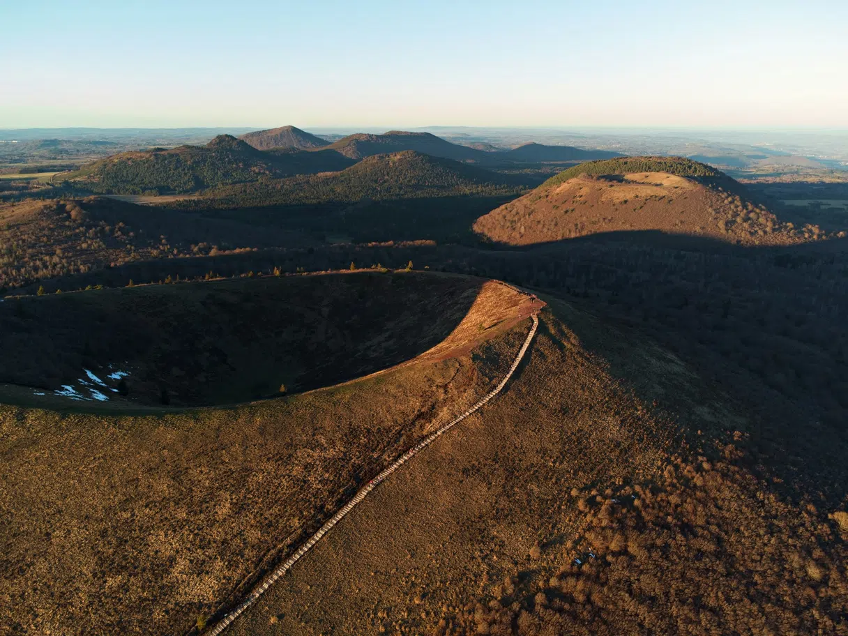 奥弗涅的多姆火山链（普伊山脉）火山景观